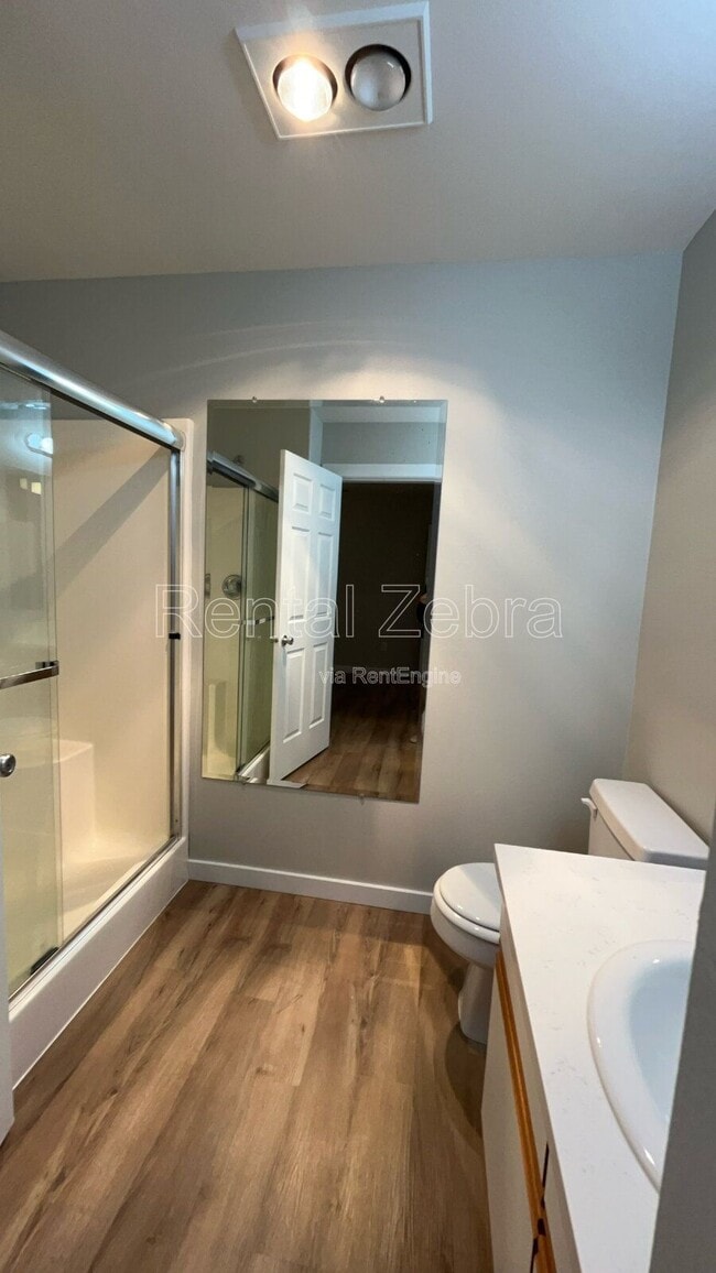 Building Photo - 1945 SW Canyon Dr