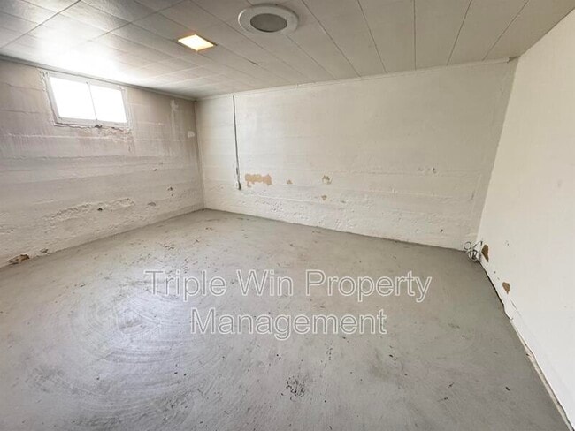 Building Photo - 1629 Talisman Ln