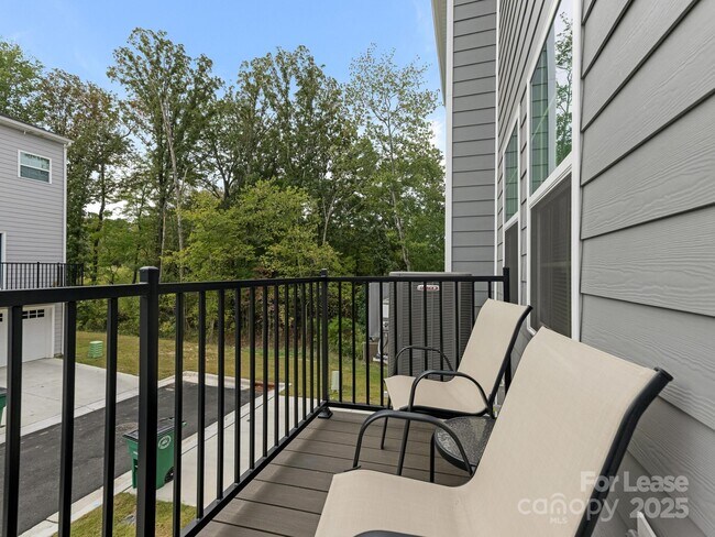 Building Photo - 1409 May Apple Dr