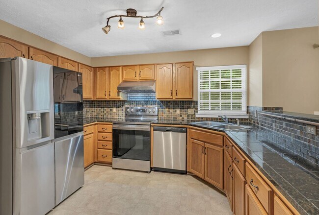 Building Photo - Awesome 3BR/2BA home near Percy Priest!