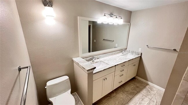Building Photo - 5167 Lazy Oaks Dr