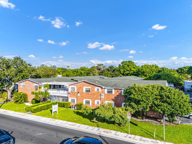 Interior Photo - Continental West Apartments