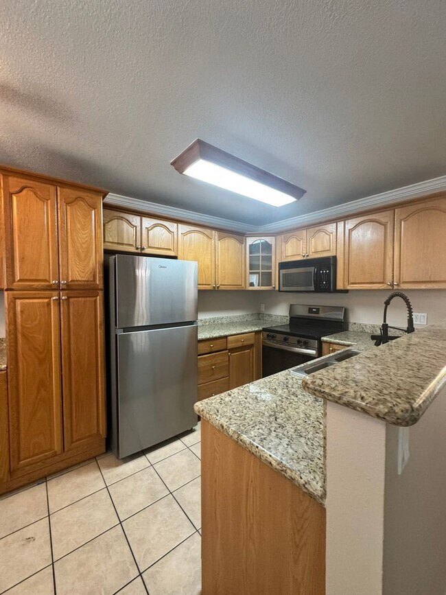 Building Photo - Cozy Upstairs Unit in Alpine 2bed/1bath