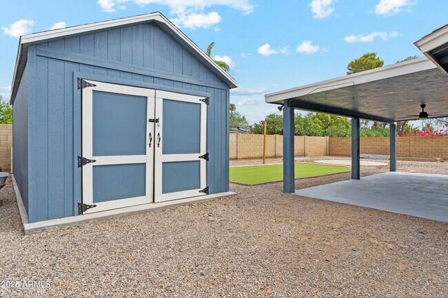 Building Photo - 4740 W Columbine Dr