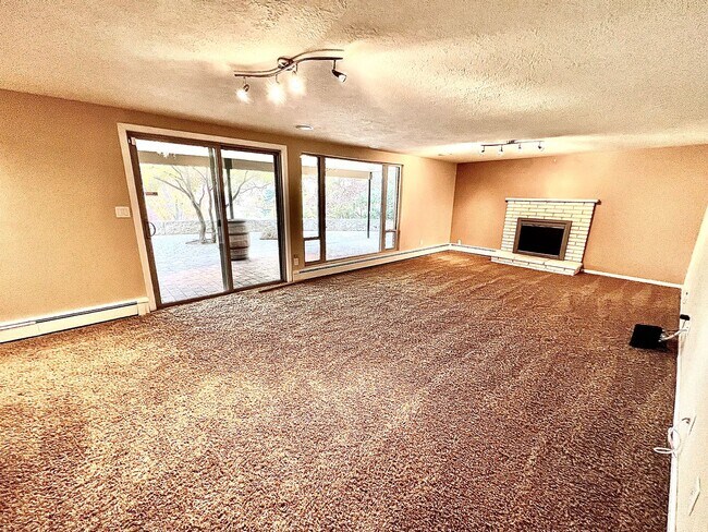 Building Photo - Stunning, 4 Bedroom, 3500 Square Foot, Highland's Home in Boise's North End
