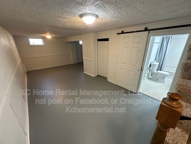 Building Photo - 2010 Bunker Ave