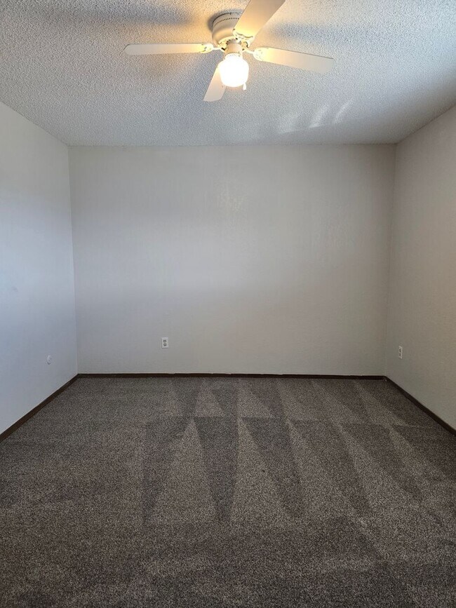 Building Photo - 1 Bed 1 Bath Apt.