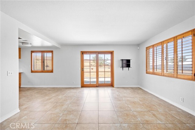 Building Photo - 10703 Valley Dr