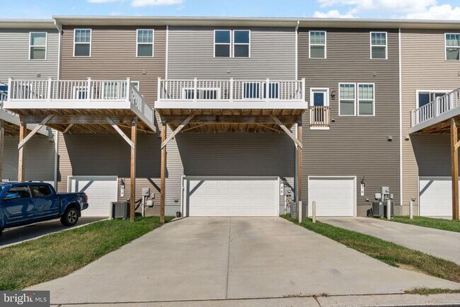 Building Photo - 66 National St