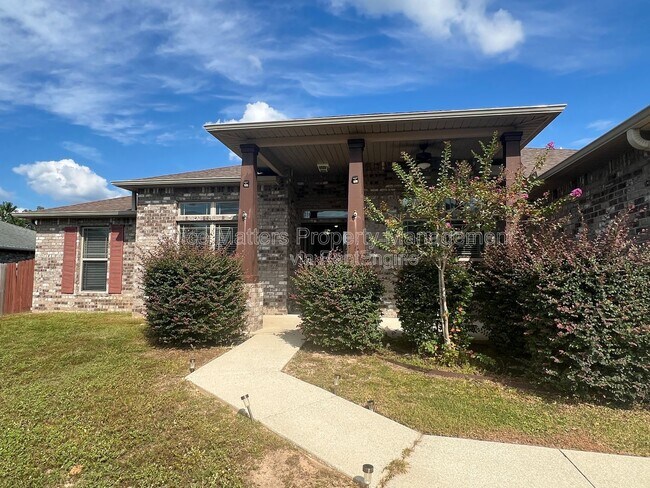 Building Photo - 7037 Season Dr