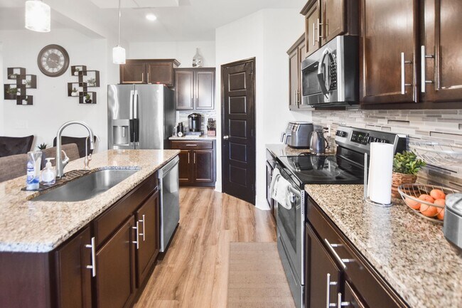Building Photo - Pet Friendly Four Bedroom!