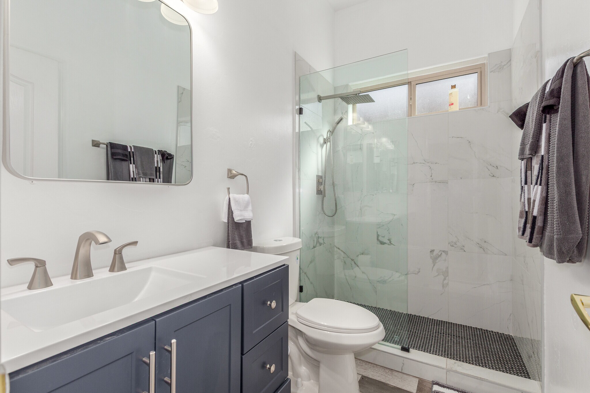 Building Photo - 8434 N Sunny Rock Ridge Dr