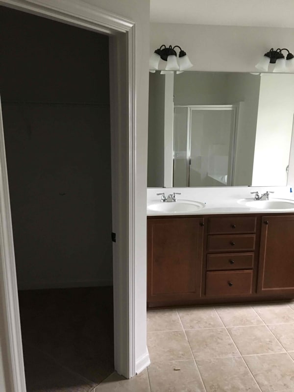 Building Photo - 3085 Clear View Dr