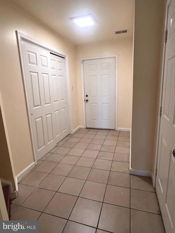 Building Photo - 19 Bruce Dr