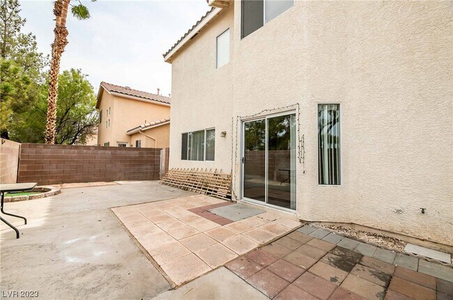 Building Photo - 824 Clear Diamond Ave
