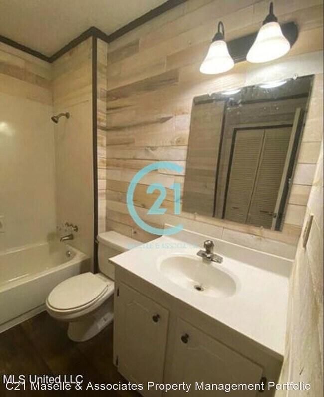 Building Photo - 3 br, 2 bath House - 305 Camp Garaway Rd