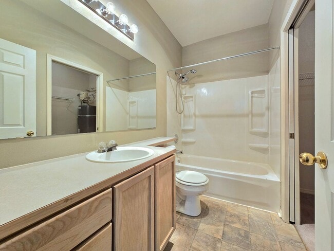 Building Photo - Condo in Brookwood Community in Bothell  Pet Friendly!