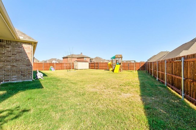 Building Photo - 4805 Comstock Way