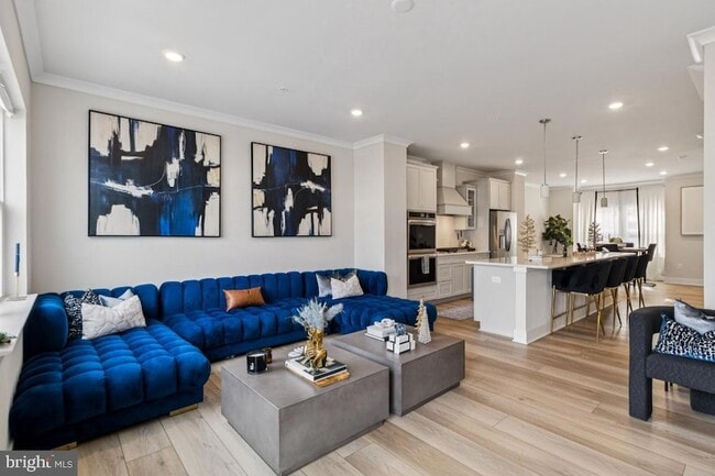 Building Photo - 10939 Drummond Pl