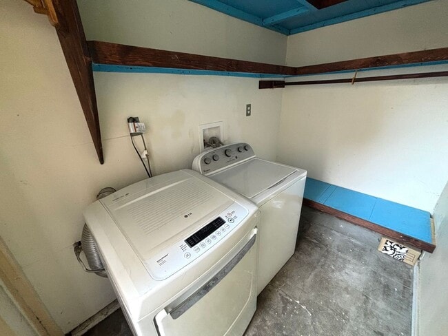 Building Photo - Adorable Spanish 2 bedroom home in the heart of Long Beach