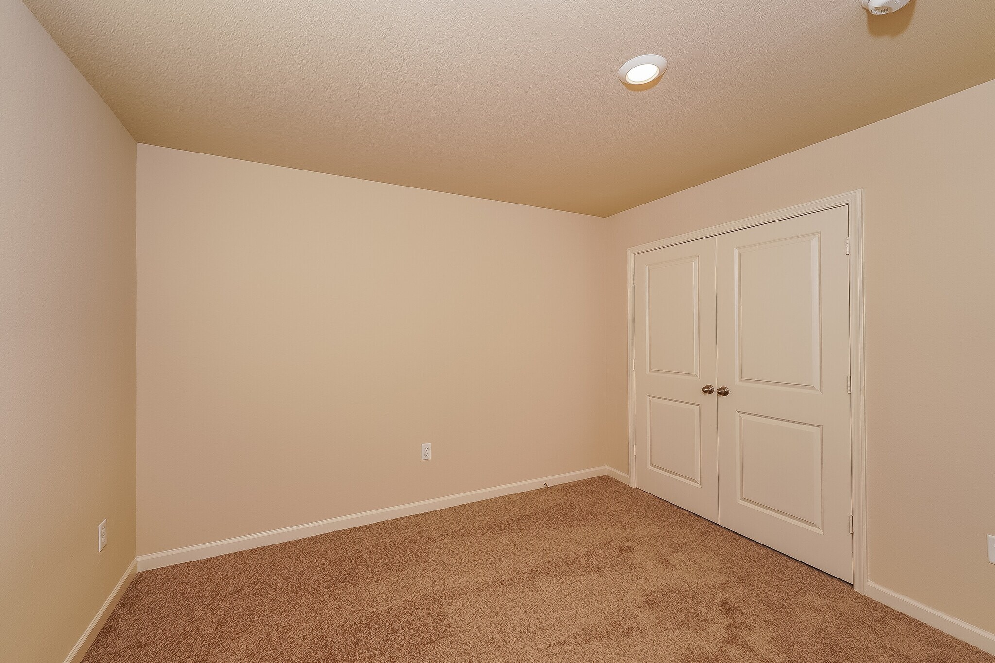 Building Photo - 484 Clover Cir
