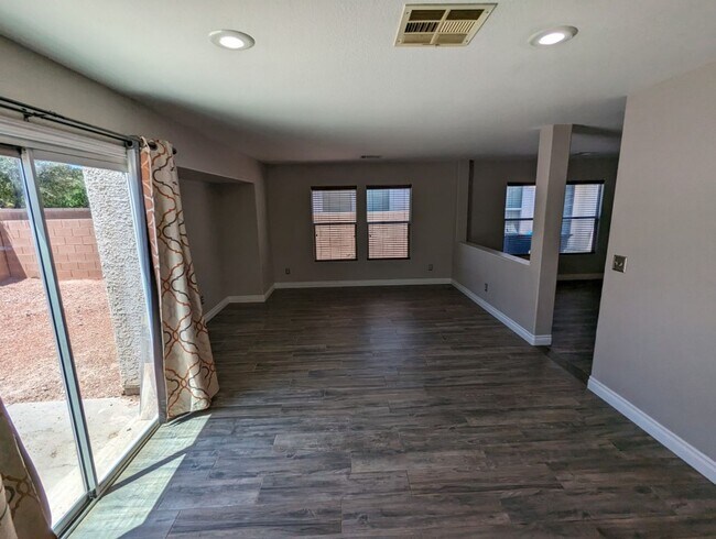 Building Photo - 4917 Hostetler Ave