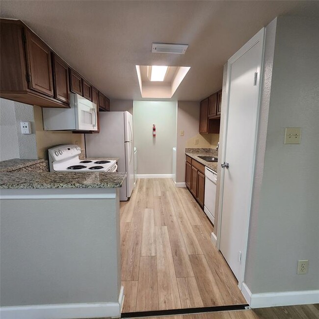 Building Photo - 14777 Wunderlich Dr