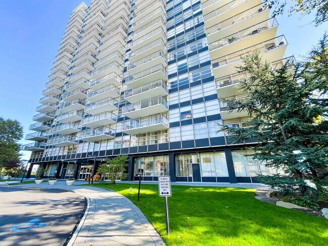 Building Photo - 6050 Boulevard E