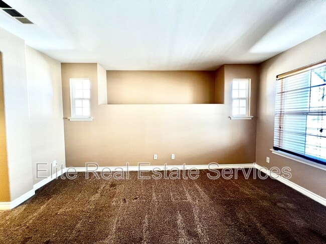 Building Photo - 750 Broadway