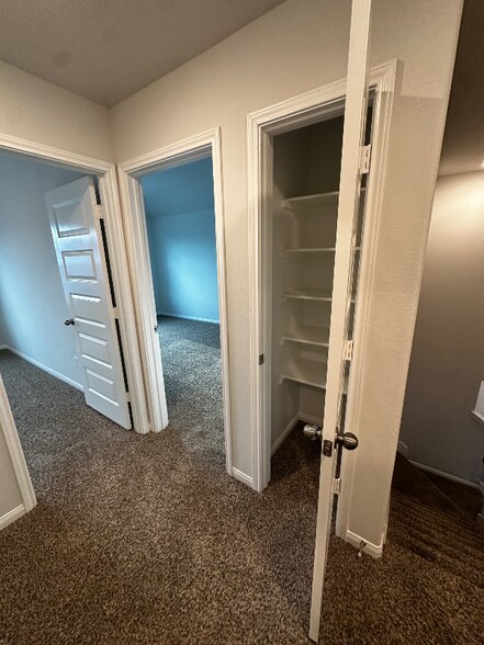 Building Photo - 22114 Regal Heights Dr