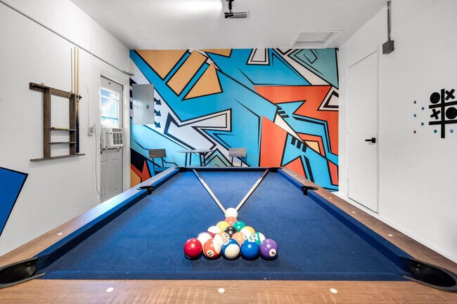 Building Photo - 5760 NE 18th Ave