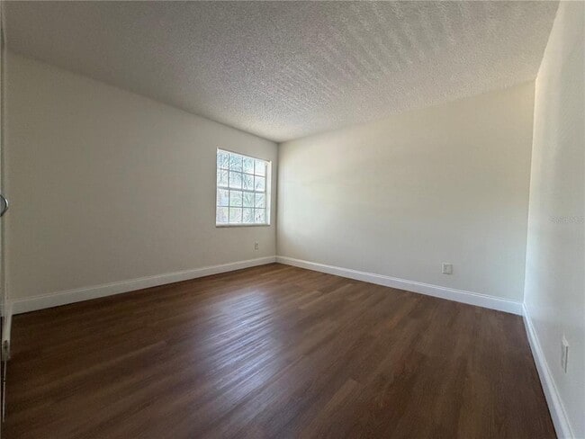 Building Photo - 4831 W McElroy Ave