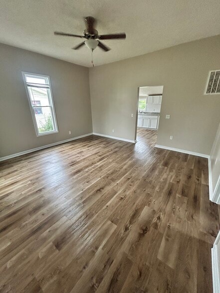 Building Photo - 908 Garfield Ave