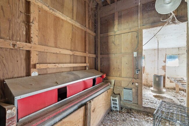 Building Photo - 2860 E Coon Lake Rd