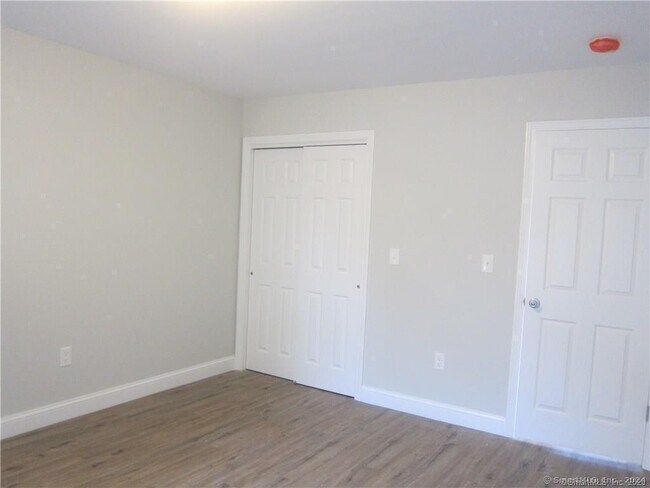 Building Photo - 574 Chopsey Hill Rd