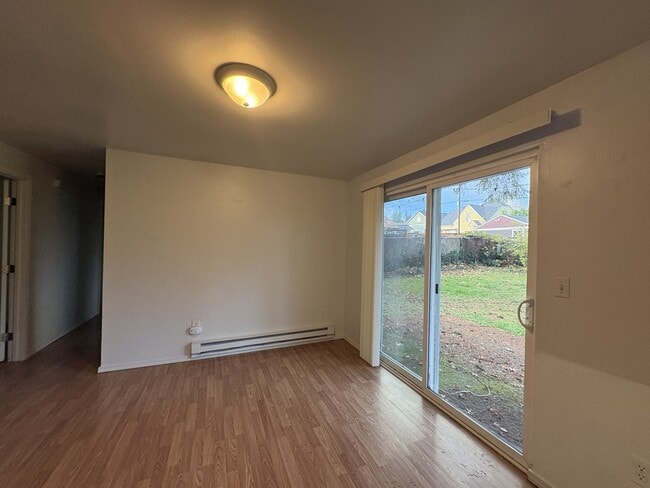 Building Photo - 1838 10th Ave SE