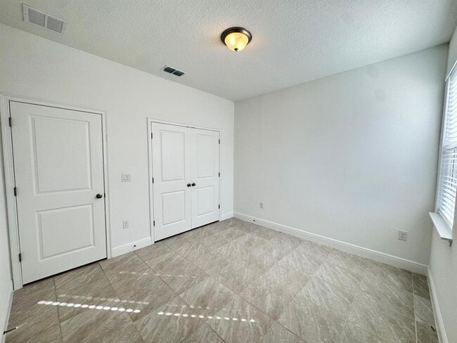 Building Photo - 442 Marion Oaks Course