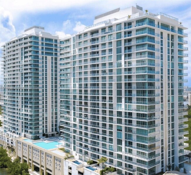 Primary Photo - 330 Sunny Isles Blvd