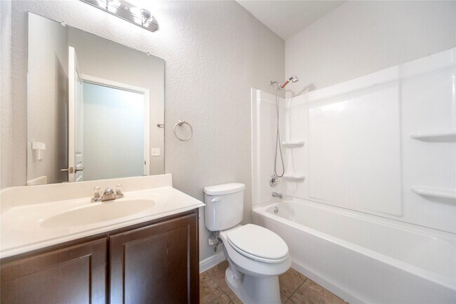 Building Photo - 6535 Dayridge Ln