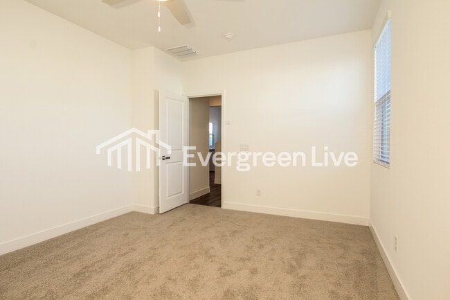 Building Photo - 9117 N 181st Ave