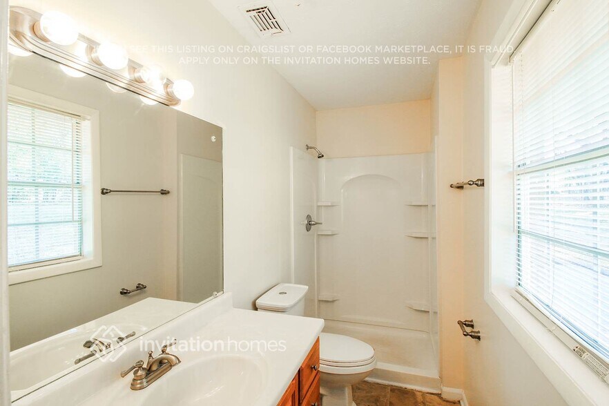 Building Photo - 1621 Wesley Way NW