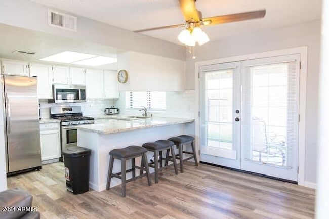 Building Photo - 1025 N Menze St