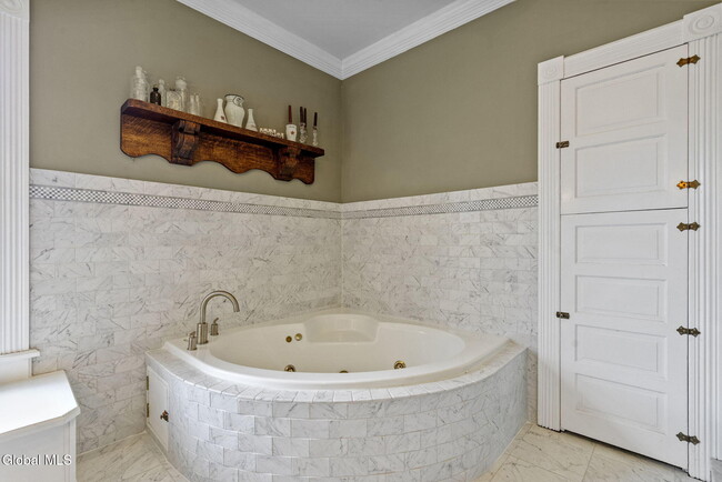 Building Photo - 69 Union Ave