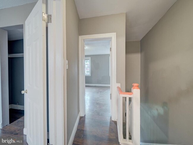 Building Photo - 2047 Griffis Ave