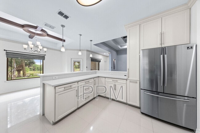 Building Photo - 7288 Rain Forest Dr