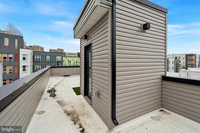 Building Photo - 1911 N 9th St