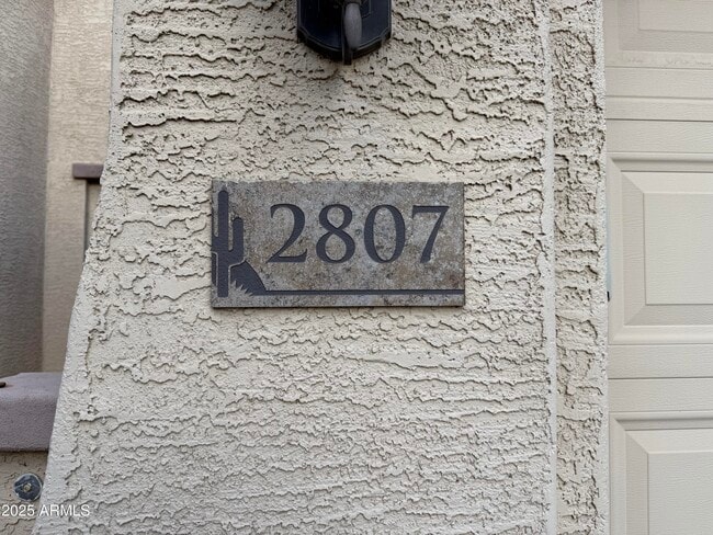 Building Photo - 2807 E Desert Broom Pl