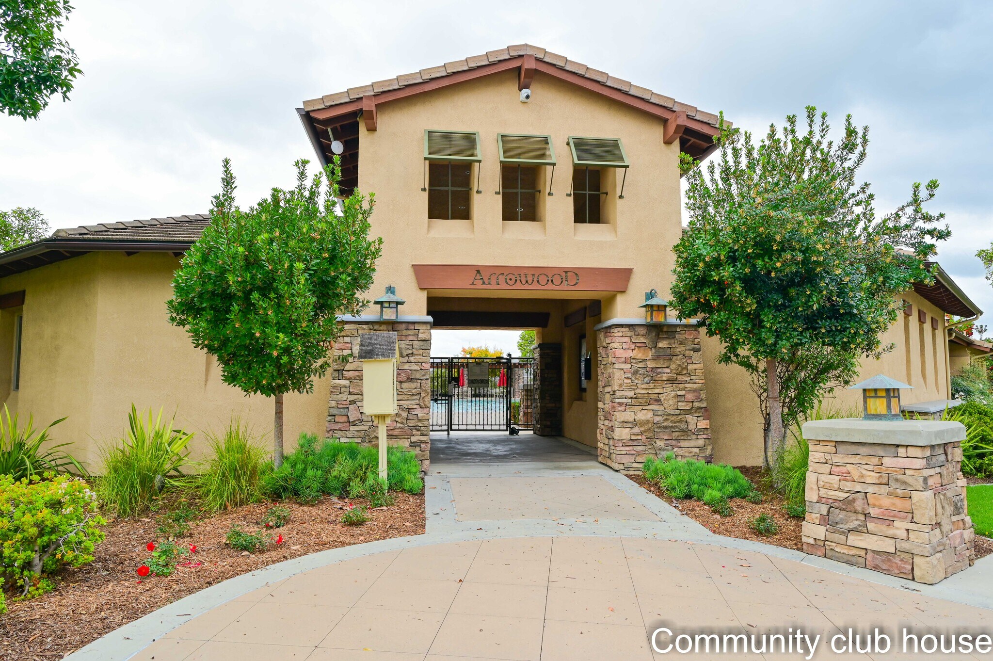 Building Photo - 1167 Vista Pointe Blvd