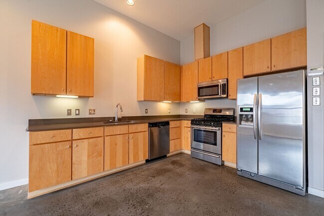 Building Photo - Where South Congress Feels Like Home: Apply today & Receive $500 off your first FULL month’s rent!