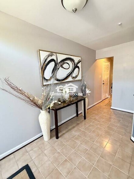 Building Photo - 4623 Kings Mill Way